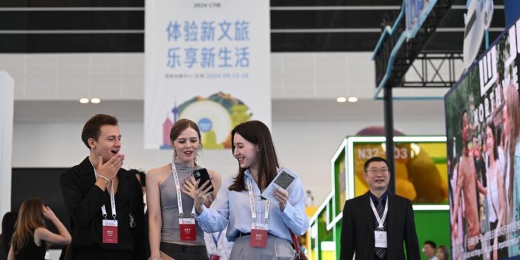 China’s smart tourism applications offer unique experiences to foreign travelers