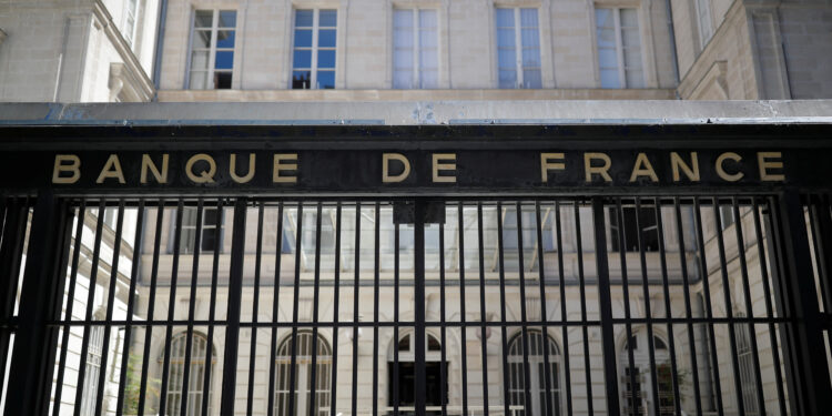 French central bank sees consumer gains easing budget pains