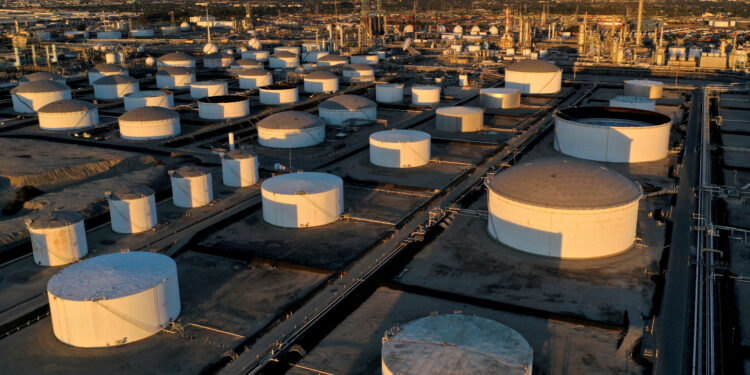 Oil prices steady, with investors focusing on Fed decision