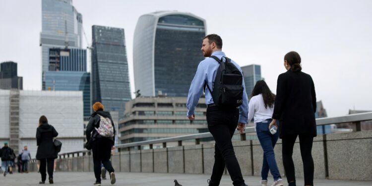 Britain needs finance sector strategy to tap foreign billions, report says