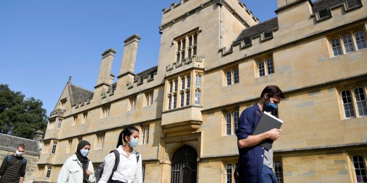 UK reports sharpest rise in health-related welfare claims, study shows