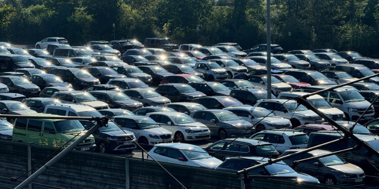 EU car sales at 3-year low in August, EV sales down 43.9%, ACEA says