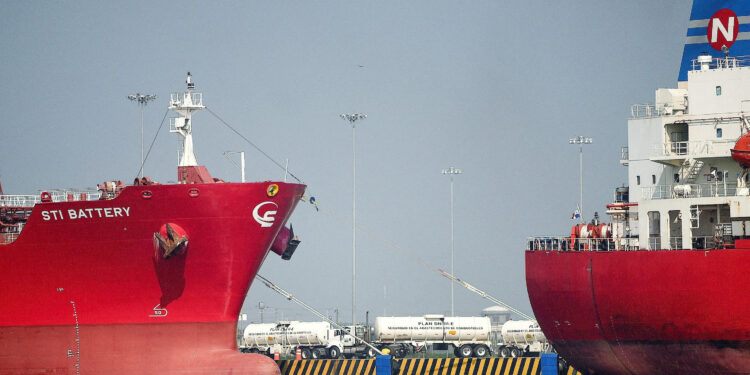 Global refiners face profit slump as new plants come online