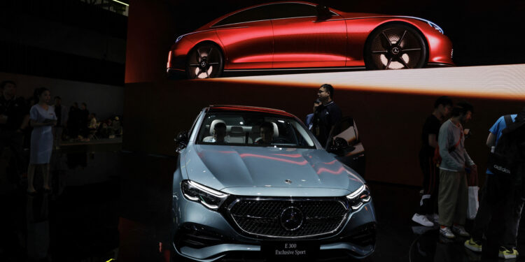 Investors shun European car stocks despite rock bottom valuations