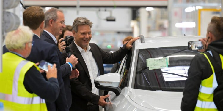 German economy minister offers help to Volkswagen to avoid site closures