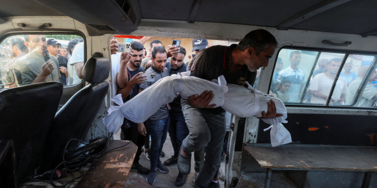 Lebanon says Israeli airstrikes kill at least 492, residents flee from south