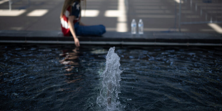 Hottest US city Phoenix smashes heat streak record