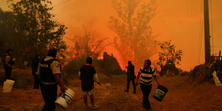 Wildfire rages in Ecuador’s drought-stricken capital