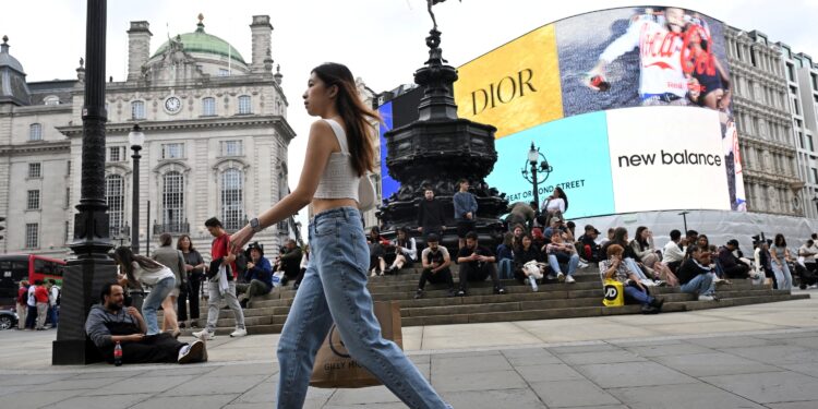 UK consumer sentiment sinks on fiscal worries, trade body says