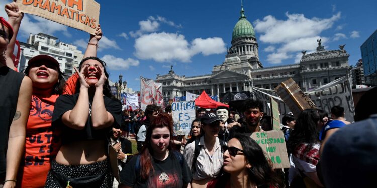Argentina lawmakers fail to overturn Milei veto of university funding