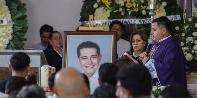 Mexican local mayor went alone to meeting before his brutal killing