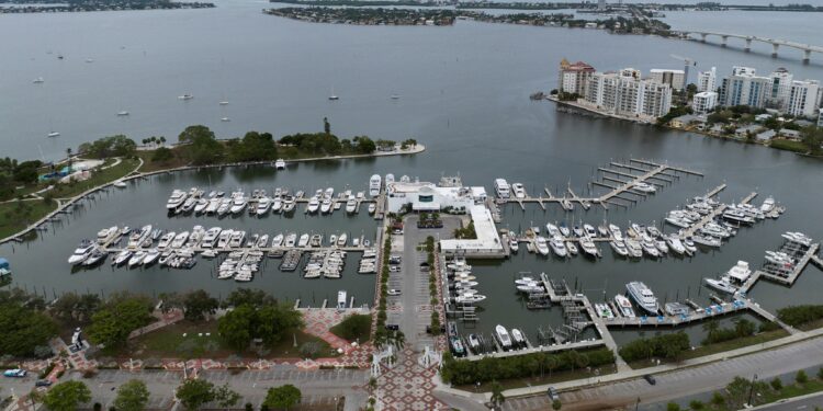 Tampa in path of hurricane for first time in a century