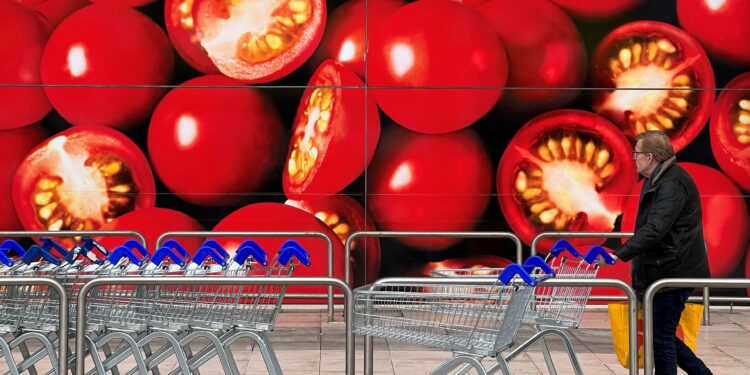 UK supermarket sales growth picks up as consumers start Christmas shopping