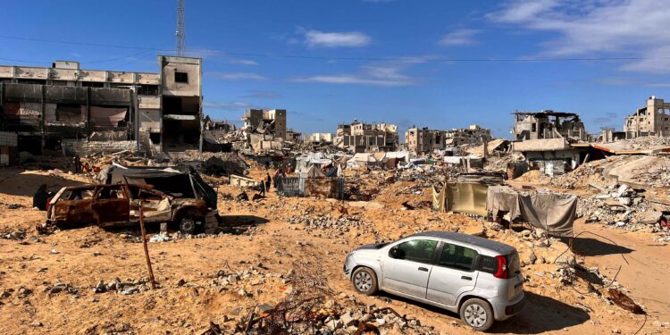 Israel steps up bombing of central Gaza, strikes kill 26 people
