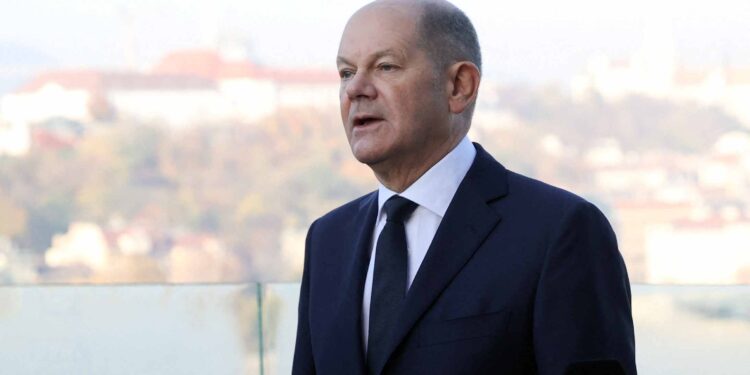Olaf Scholz signals willingness for earlier German confidence vote