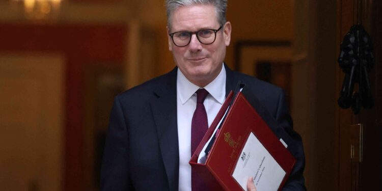 UK PM Starmer speaks with Donald Trump to offer “hearty congratulations”