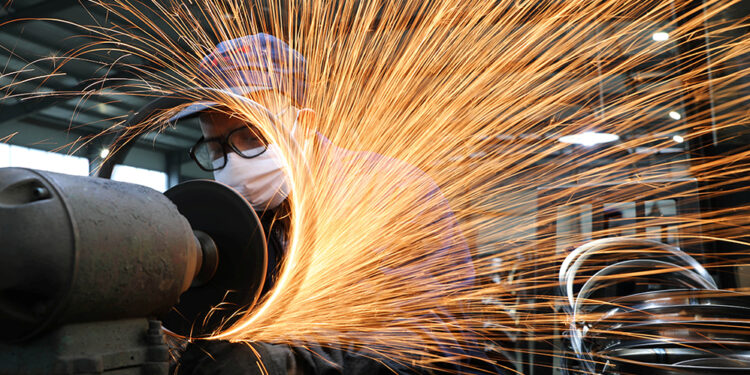 China’s Nov manufacturing activity seen expanding for second month