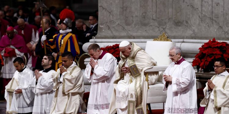 On Christmas Eve, Pope Francis appeals for courage to better the world