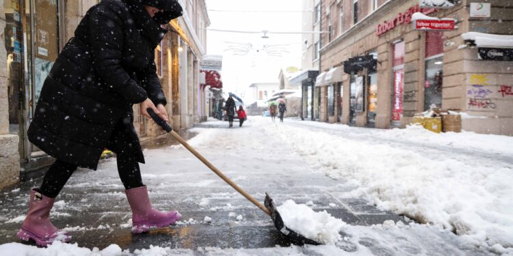 More than 200,000 homes without power in Bosnia after Balkan snowstorm