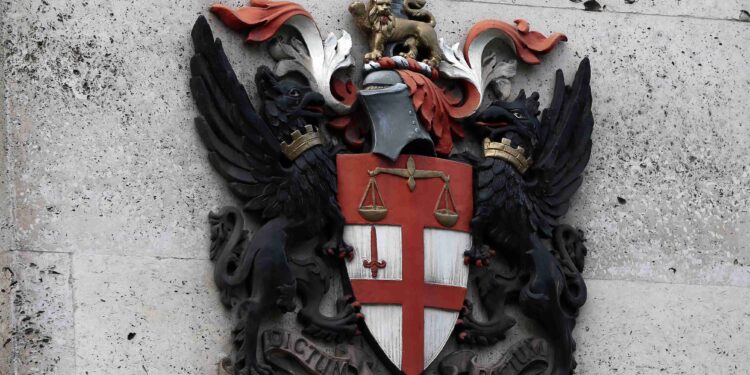 Personal goods stocks lifts FTSE 100; Frasers slumps