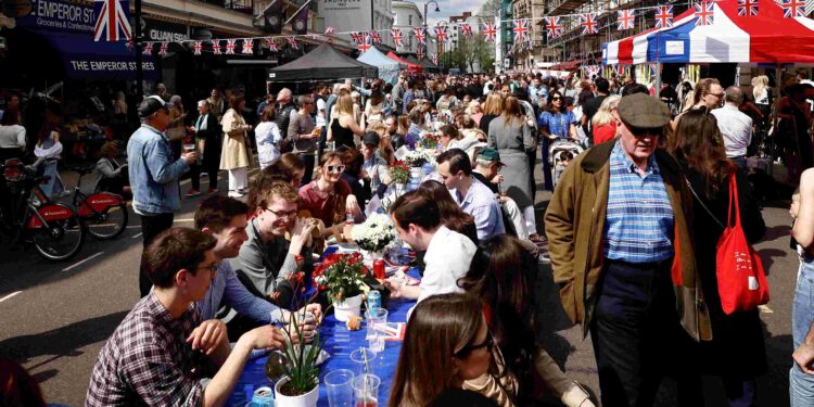 Steak or a sandwich for lunch? Britain’s PM, opposition leader at odds