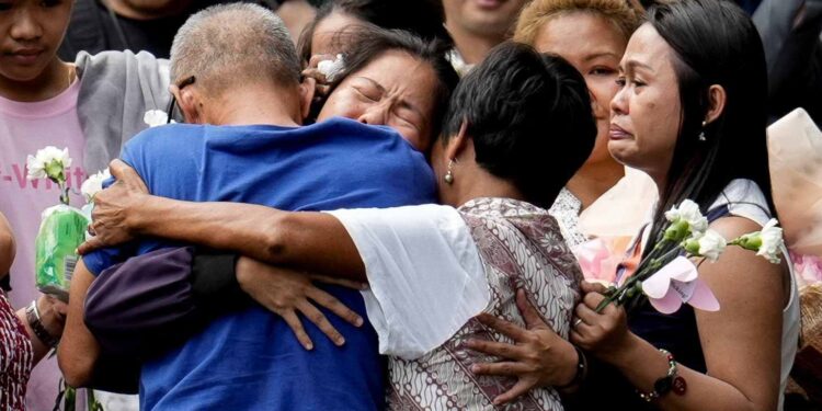 Filipina death-row prisoner in Indonesia arrives home in Philippines