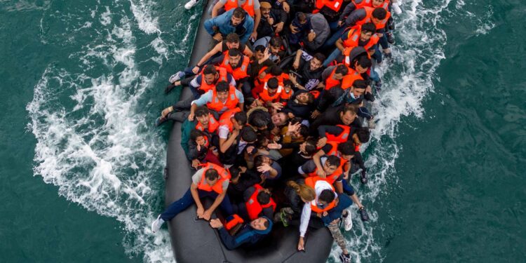 UK plans tough laws to fight people smugglers