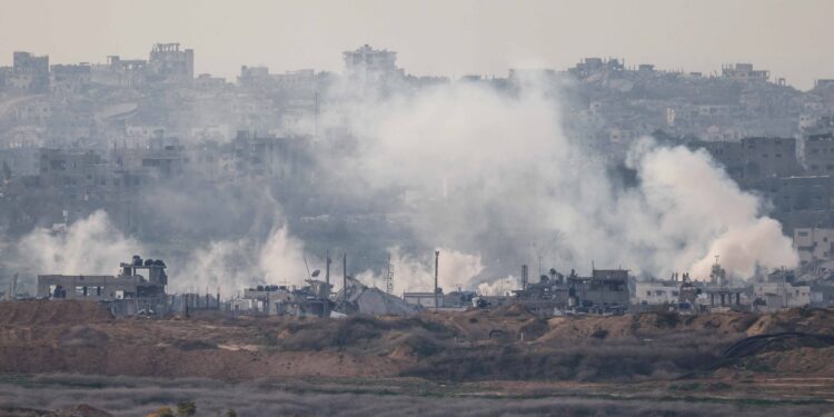 Los Angeles firefighters hold the line despite extreme conditions