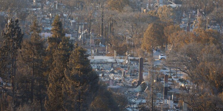 Fire-stricken Los Angeles braces for dangerous Santa Ana winds