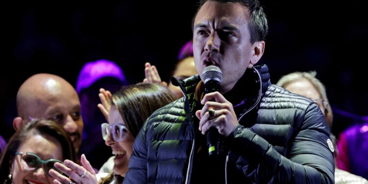 Run-off likely in Ecuador presidential race as leftist gains