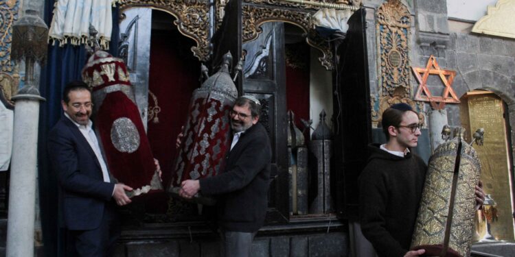 After decades in exile, Syria’s Jews visit Damascus