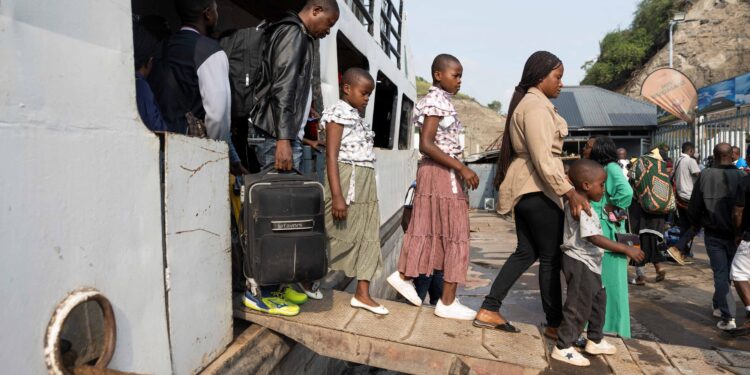 Congo army runaways loot and sow panic in North Kivu town