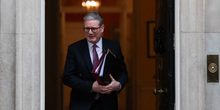 UK plans Ukraine talks, Trump debrief with European leaders on Sunday