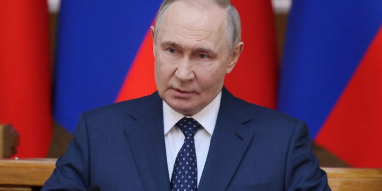 Putin announces May 8-10 ceasefire, Ukraine wants truce now