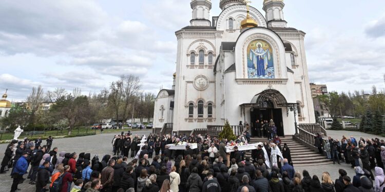 Ukraine’s Kryvyi Rih mourns victims of Russian missile strike