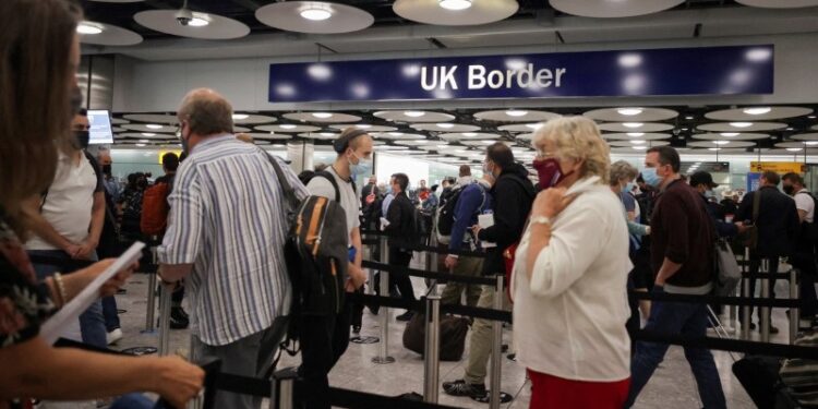 Britain imposes new travel permit requirement on Europeans