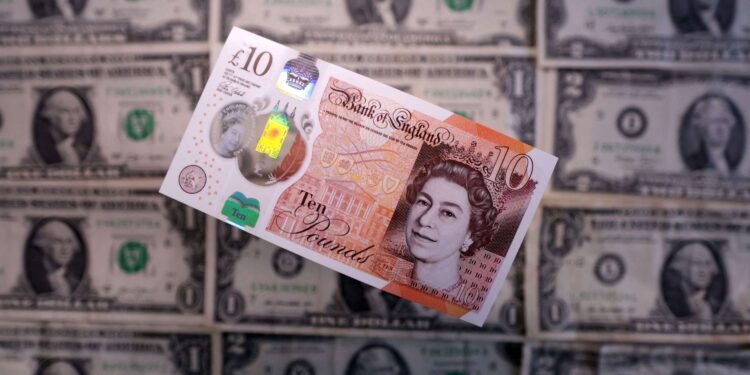 UK to ease rules for smaller private equity and hedge funds