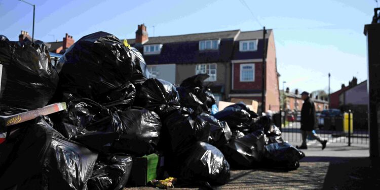 Rats feasting on rubbish lead to health warnings in Britain’s second city