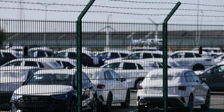 VW quarterly results plunge on US tariffs, EU carbon rules, restructuring