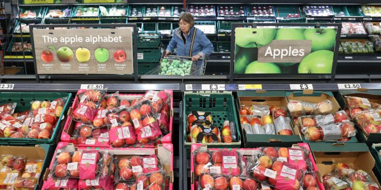 Britain’s Tesco warns profit to fall as competition intensifies