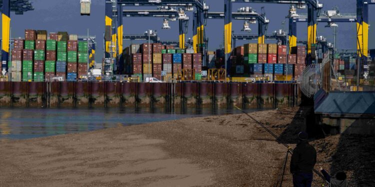 Britain makes $26 billion export finance support available amid tariff turmoil