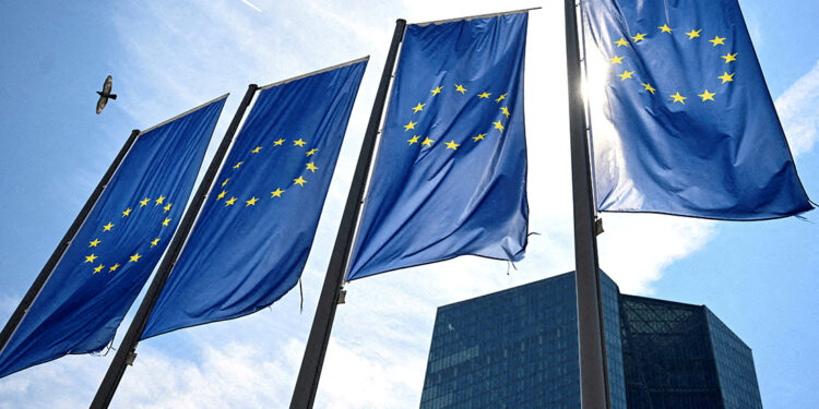 ECB survey sees inflation stabilising at 2%