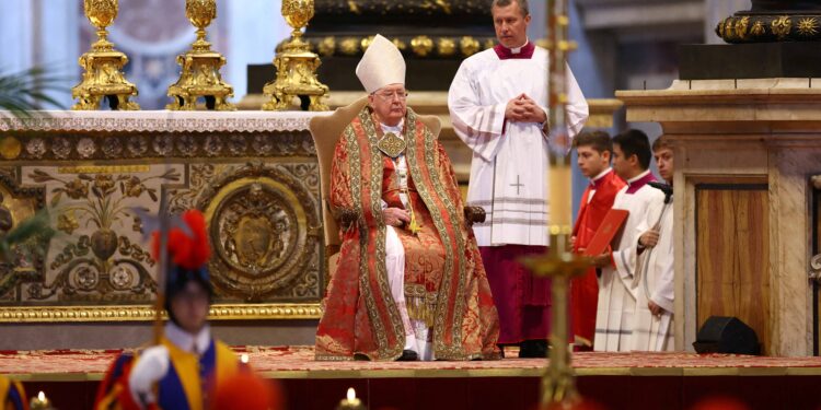 Thousands honour Pope Francis in St. Peter’s Basilica