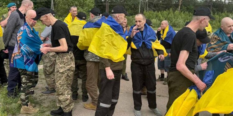 Ukraine and Russia exchange POWs in latest swap