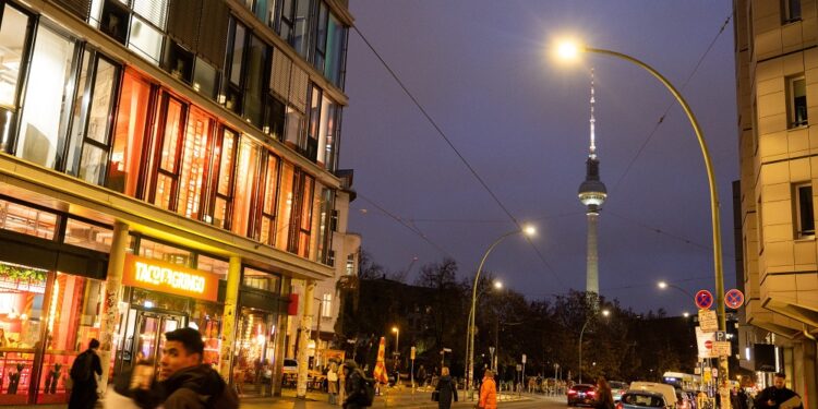 High oil prices due to Israeli strikes on Iran would hurt German economy, DIW says