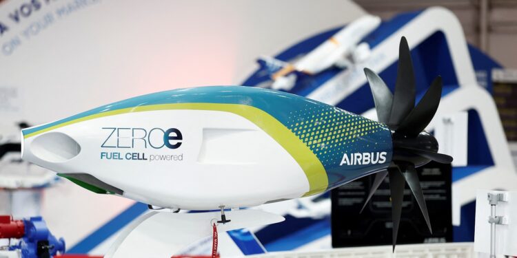 UK invests $340 million in clean tech for air travel