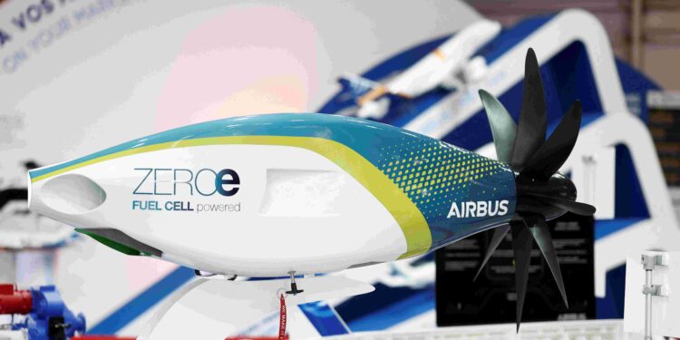 UK invests $340 million in clean tech for air travel