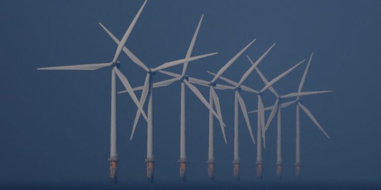 UK’s Crown Estate to invest up to 400 million stg in offshore wind
