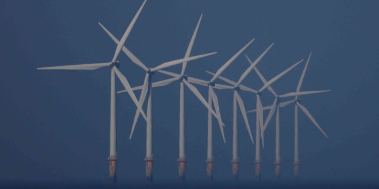 UK’s Crown Estate to invest up to 400 million stg in offshore wind