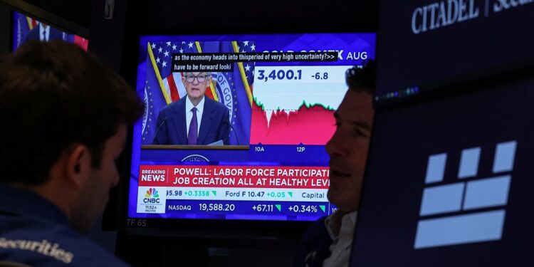 Fed treads carefully, leaving markets anxious about tariff risks